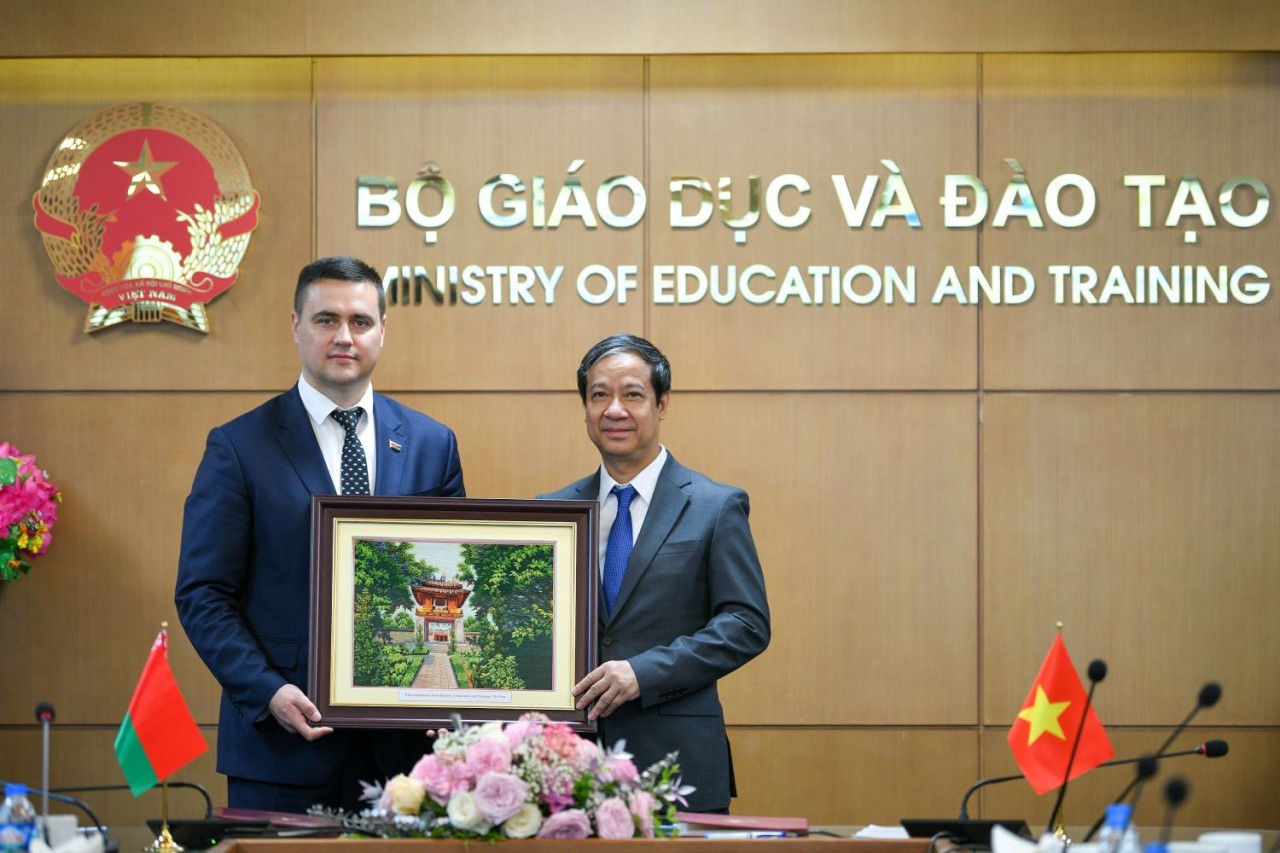Vietnam, Belarus Sign Cooperation Agreement on Education Vietnam, Belarus Sign Cooperation Agreement on Education