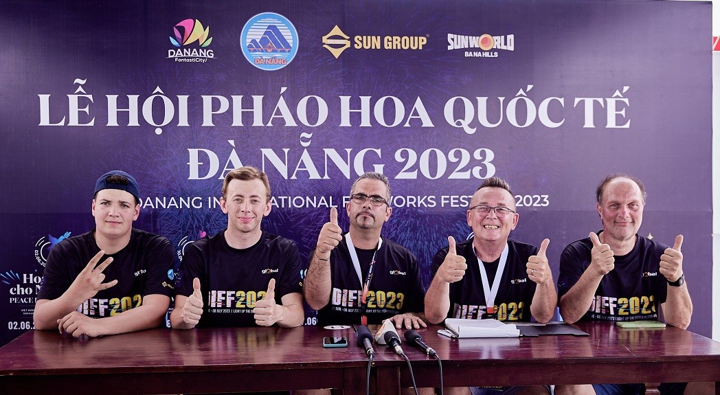 Italian team Martarello. Source: DIFF - Danang International Fireworks Festival/FB Italian team Martarello. Source: DIFF - Danang International Fireworks Festival/FB