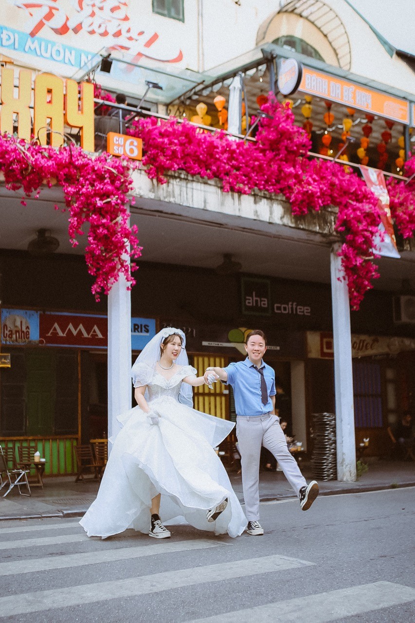 Korean Couple's Stylist Photoshoot in Hanoi Korean Couple's Stylist Photoshoot in Hanoi