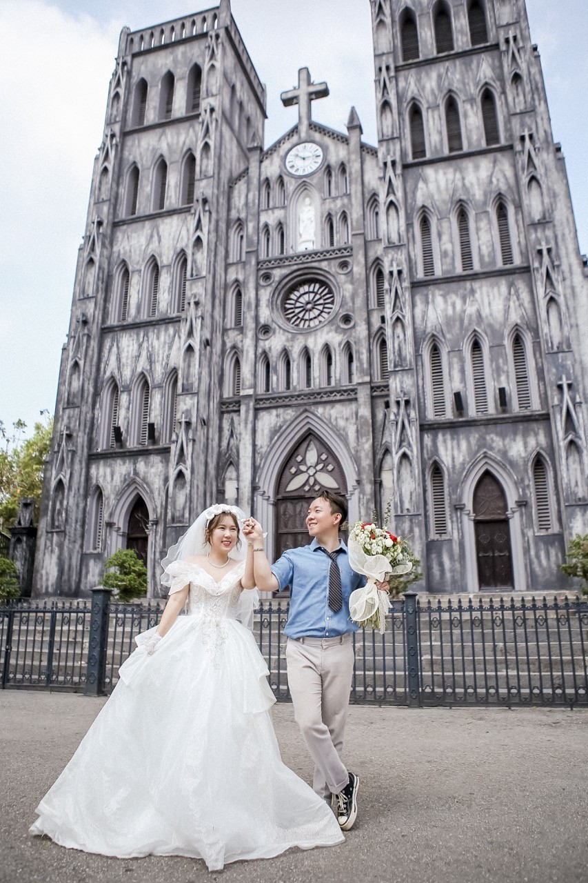 Korean Couple's Stylist Photoshoot in Hanoi Korean Couple's Stylist Photoshoot in Hanoi
