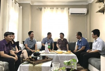 Algeria: Vietnamese Embassy Visits Overseas Families on Eid Al-Adha