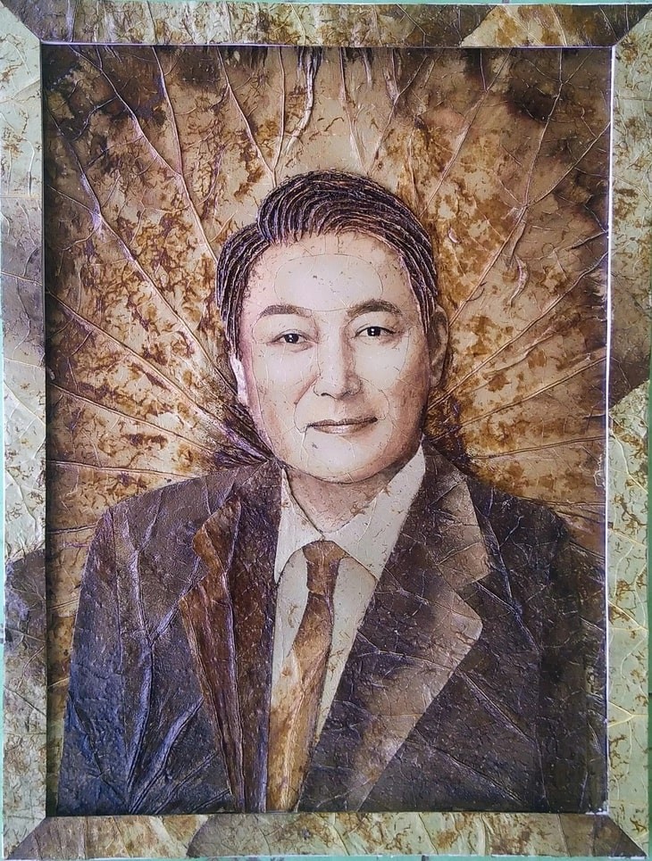 Portrait of Korean President Yoon Suk Yeol made from lotus leaves. Photo: Courtesy of the character Portrait of Korean President Yoon Suk Yeol made from lotus leaves. Photo: Courtesy of the character
