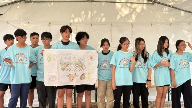 Overseas Vietnamese Hold "Returning to the Roots" Summer Camp in Czech Republic