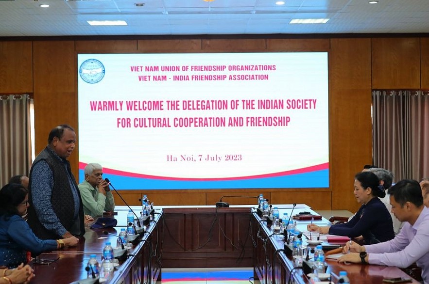 Inspiring Young People to Cultivate Vietnam - India Friendship Inspiring Young People to Cultivate Vietnam - India Friendship