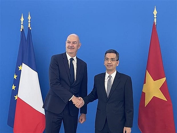 Vietnam And France Sign Agreement to Develop Green Financial Policies Vietnam And France Sign Agreement to Develop Green Financial Policies