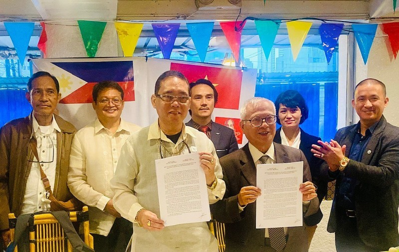 Vietnam - Philippines People-to-People Ties Go From Strength to Strength Vietnam - Philippines People-to-People Ties Benefit Both Nations