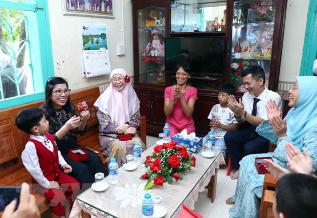 Malaysian Prime Minister, Spouse Busy at Hanoi Malaysian Prime Minister, Spouse Busy at Hanoi