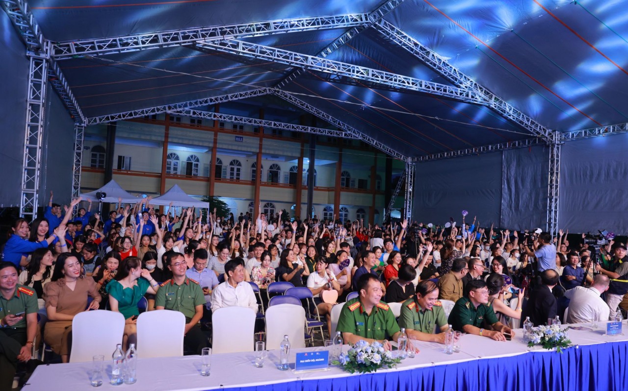 "Reach every victim of trafficking, leave no one behind" "Reach every victim of trafficking, leave no one behind"
