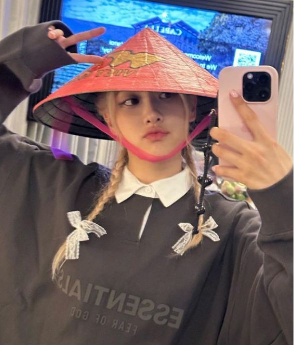 Blackpink members love conical hats and Vietnamese pho Blackpink members love conical hats and Vietnamese pho