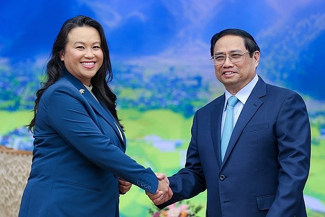 PM Pham Minh Chinh (R) receives the California delegation led by Oakland Mayor Sheng Thao in Hanoi on August 1. (Photo: VNA) PM Pham Minh Chinh (R) receives the California delegation led by Oakland Mayor Sheng Thao in Hanoi on August 1. (Photo: VNA)