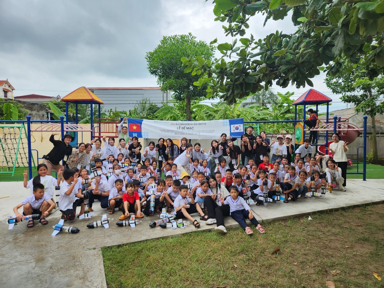 Korean Teenagers Spark Hai Duong Students Digital Passion Korean Teenagers Spark Hai Duong Students Digital Passion