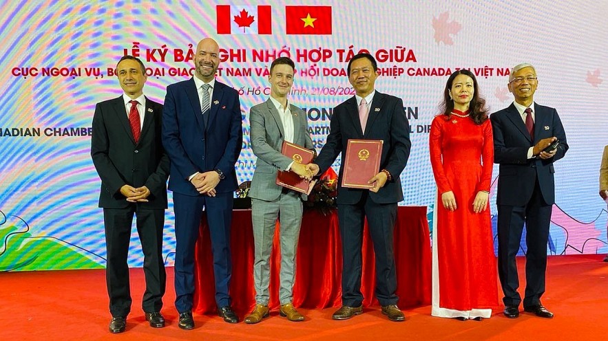 50 years Vietnam-Canada: Trusted Friend, Close Partner 50 Years of Vietnam-Canadian Relations: Trusted Friend, Close Partner