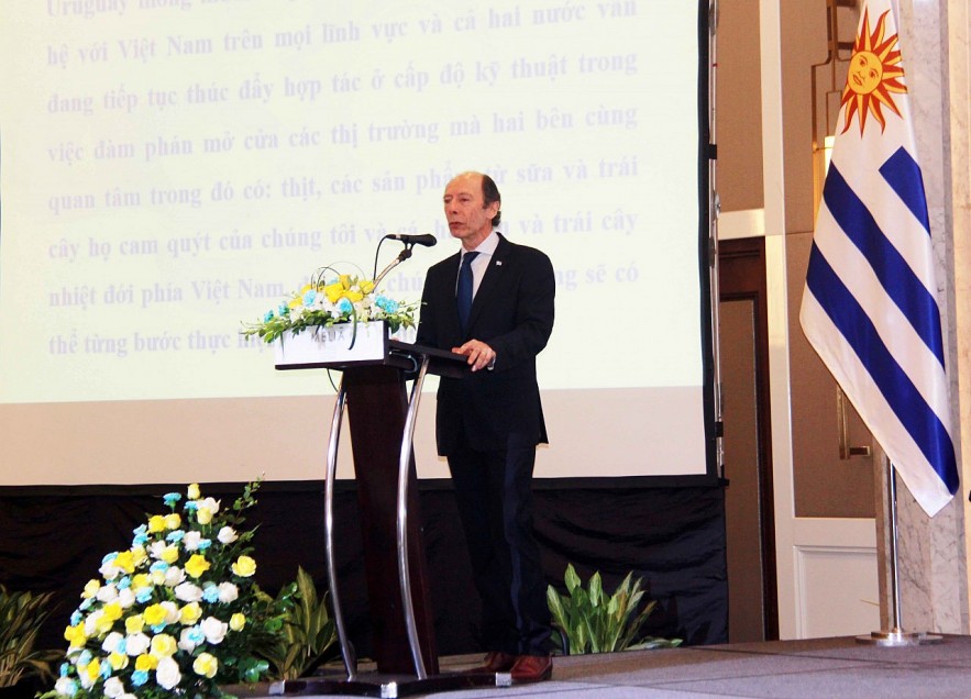 Vietnam-Uruguay Beef Up Solidarity And Friendship Vietnam, Uruguay Beef Up Solidarity And Friendship