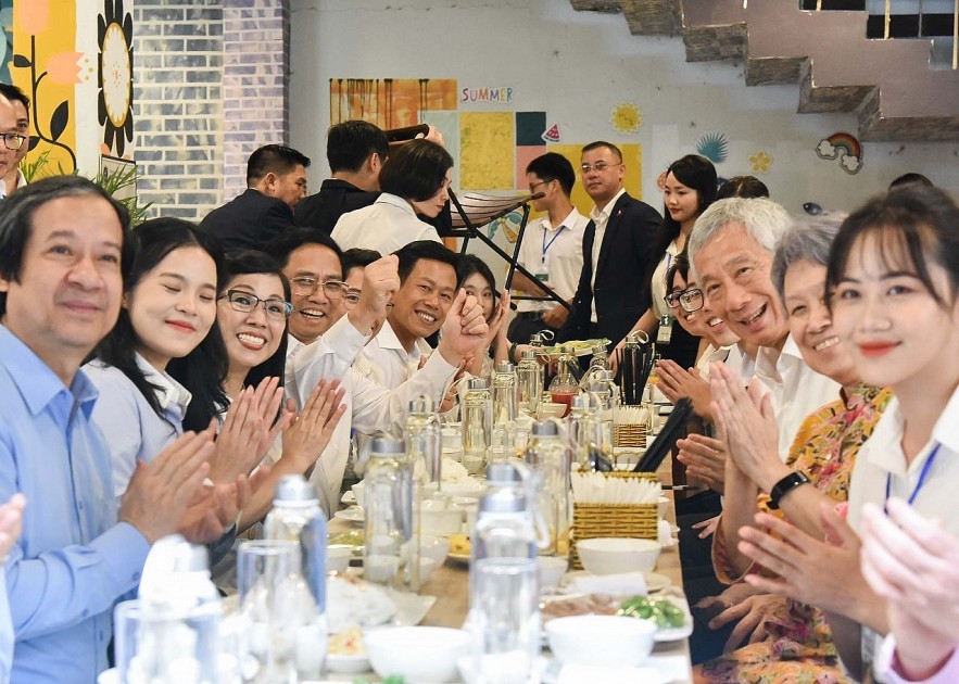 Prime Ministers of Vietnam And Singapore Visit Vietnam National University Prime Ministers of Vietnam And Singapore Visit Vietnam National University