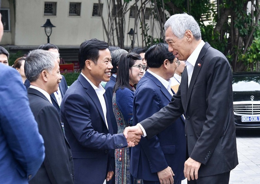 Prime Ministers of Vietnam And Singapore Visit Vietnam National University Prime Ministers of Vietnam And Singapore Visit Vietnam National University