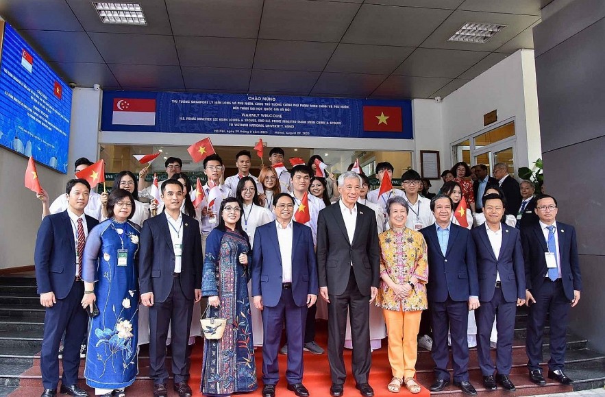 Prime Ministers of Vietnam And Singapore Visit Vietnam National University Prime Ministers of Vietnam And Singapore Visit Vietnam National University