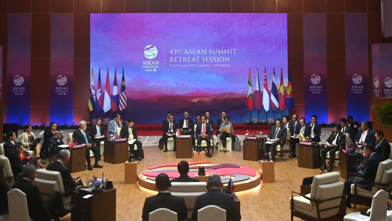 Among Major Nations, ASEAN Need to Maintain Central Role Among Major Nations, ASEAN Need to Maintain Central Role