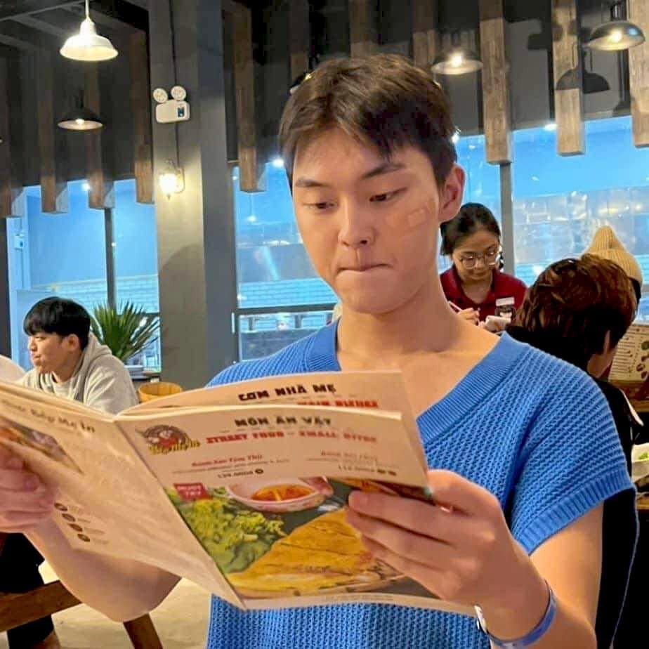 Korean Tourist’s Psssionate Love For Vietnamese Cuisine Korean Tourists Love Vietnamese Cuisine