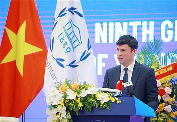 Dan Carden, Member of Parliament of the UK, President of the Board of the IPU Forum of Young Parliamentarians, speaks at the opening ceremony. Photo: VNA