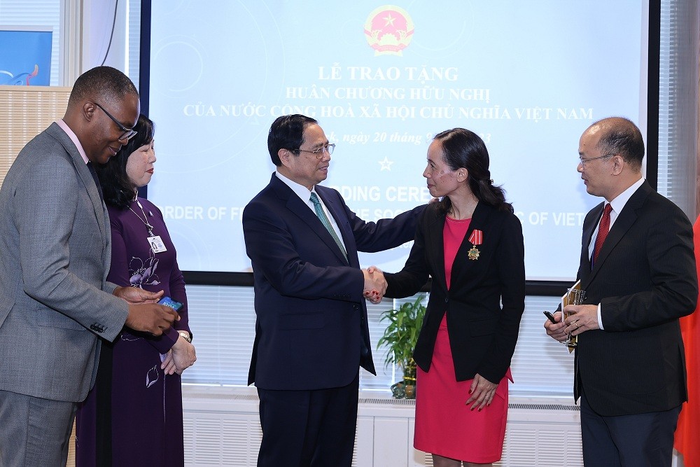 Global Alliance for Vaccines and Immunization's Head Honored by Vietnam Global Alliance for Vaccines and Immunization's Head Honored by Vietnam