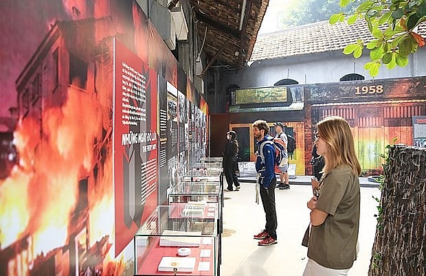 Hoa Lo Prison attracts many international tourists. (Photo: hanoimoi.com.vn) Hoa Lo Prison attracts many international tourists. (Photo: hanoimoi.com.vn)