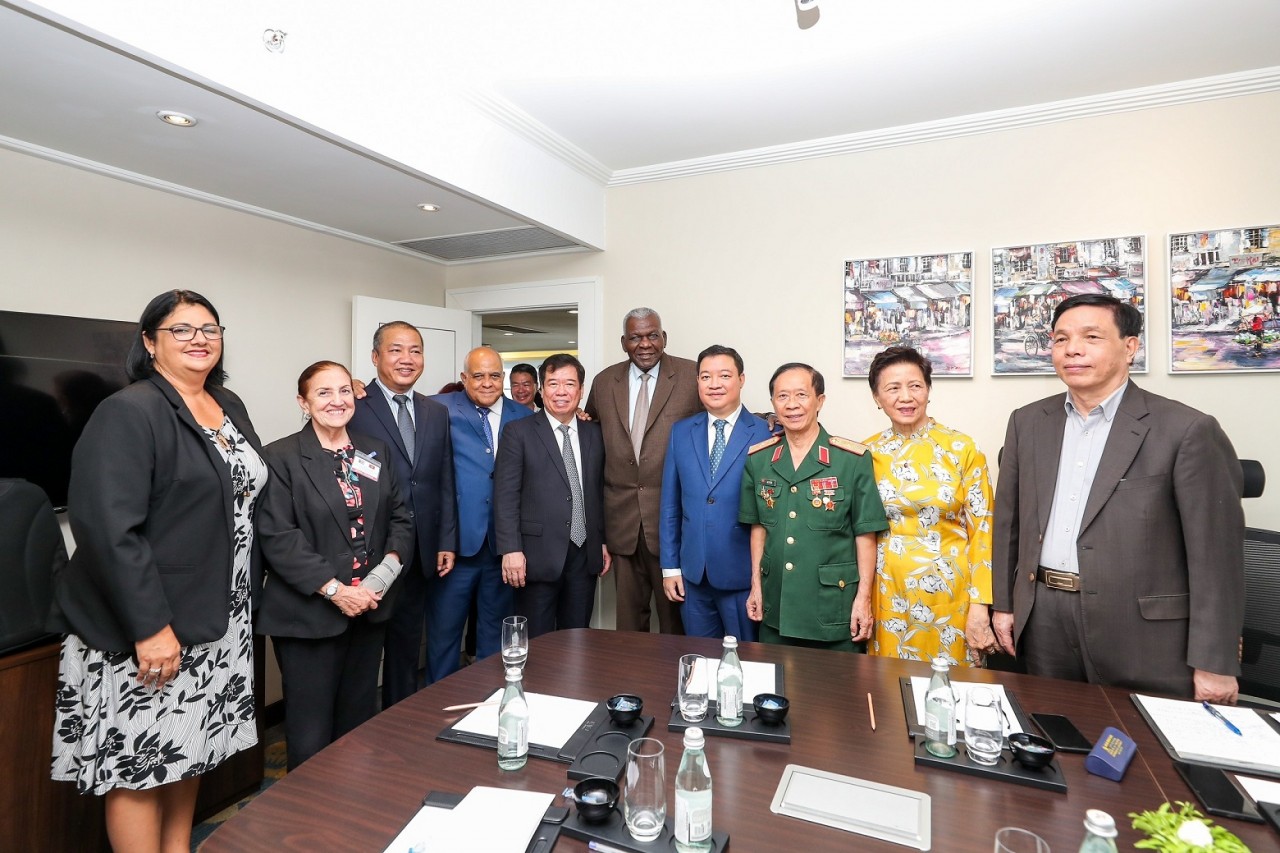 President of the National Assembly of People's Power of Cuba: Vietnam - Cuba Are brothers President of the National Assembly of People's Power of Cuba: Vietnam - Cuba Are brothers