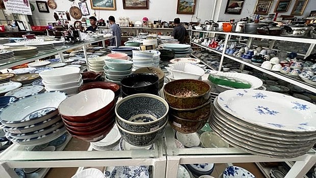 Imported second-hand goods on sale at a shop in Phnom Penh. (Photo: phnompenhpost.com) Imported second-hand goods on sale at a shop in Phnom Penh. (Photo: phnompenhpost.com)