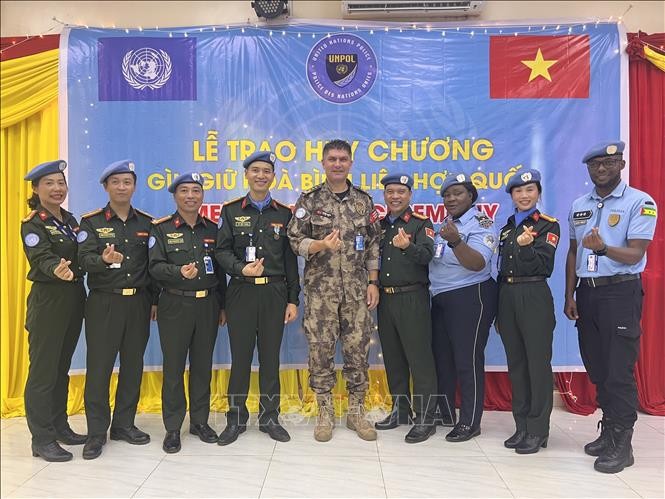 Three Vietnamese Police Officers Honored by UNMISS Three Vietnamese Police Officers Honored by UNMISS
