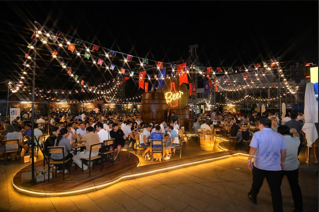 Savoring 30 Craft Beers at Belgian Culture and Food in Hai Phong Savoring 30 Craft Beers at Belgian Culture and Food Festival in Hai Phong