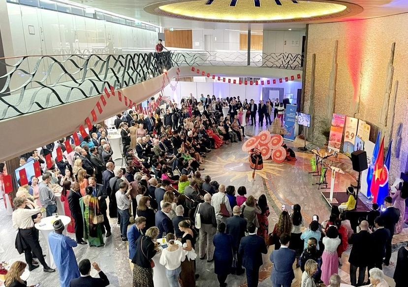 Impressive Artistic Preformance of Northwest Region in Switzerland Impressive Artistic Preformance of Northwest Region in Switzerland