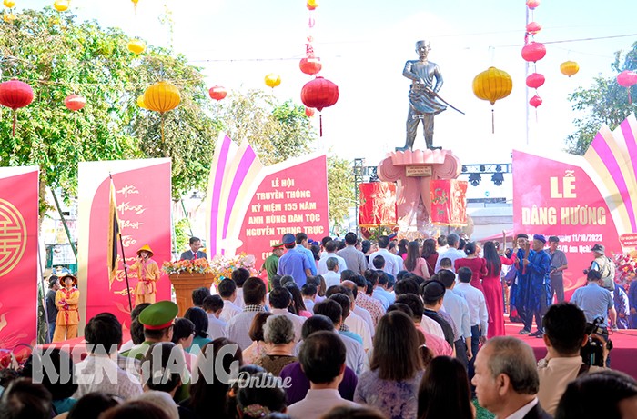 Unique Festival of River Region of Vietnamese Southwest Region Unique Festival of River Region of Vietnamese Southwest Region