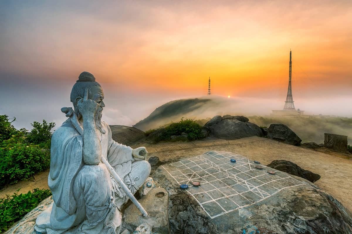 Ban Co Peak – A Mysterious And Legendary Place In Da Nang Ban Co Peak – Home to Fantastical Legends
