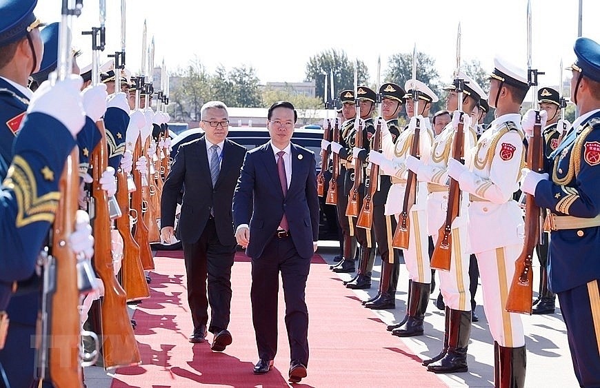 Vietnamese President Vo Van Thuong has left Beijing, China, for Hanoi, concluding his working trip to China where he attended the third Belt and Road Forum. Vietnamese President Vo Van Thuong has left Beijing, China, for Hanoi, concluding his working trip to China where he attended the third Belt and Road Forum.