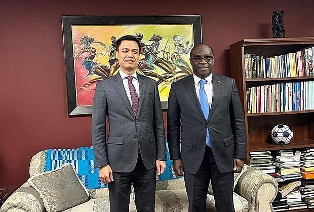 Ambassador Dang Hoang Giang (L), Permanent Representative of Vietnam to the United Nations (UN), and his Ghanaian counterpart Harold Agyeman. (Photo: VNA) Ambassador Dang Hoang Giang (L), Permanent Representative of Vietnam to the United Nations (UN), and his Ghanaian counterpart Harold Agyeman. (Photo: VNA)