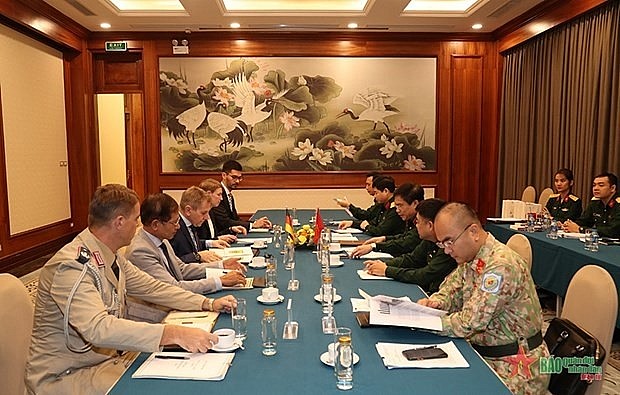 At the talks between representatives from the Vietnamese Ministry of National Defence’s Department of Legal Affairs and the German Ministry of Defence’s Directorate-General for Legal Affairs. (Photo: qdnd.vn) At the talks between representatives from the Vietnamese Ministry of National Defence’s Department of Legal Affairs and the German Ministry of Defence’s Directorate-General for Legal Affairs. (Photo: qdnd.vn)