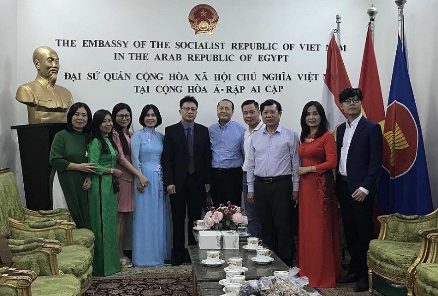 Promoting Cooperation between Vietnam and Egypt Education Trade Unions Promoting Cooperation between Vietnam and Egypt Education Trade Unions
