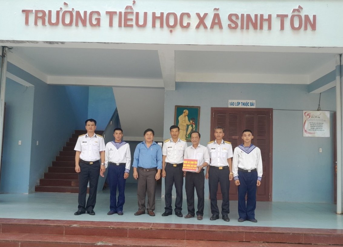 Truong Sa District Celebrate Vietnamese Teacher's Day Truong Sa District Celebrate Vietnamese Teacher's Day