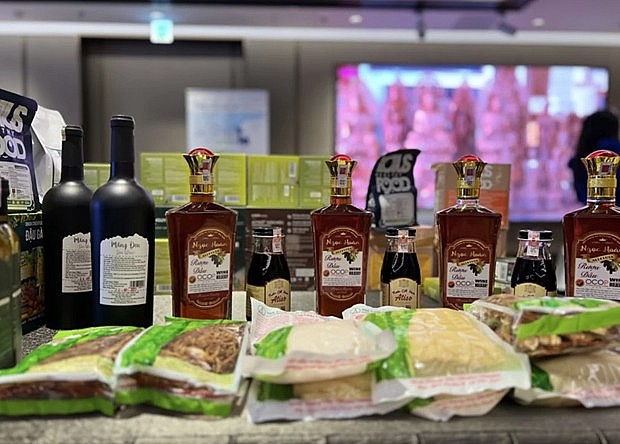 Vietnam’s standout farm produce and processed products are being showcased at the Indian Food Expo. (Photo: VNA) Vietnam’s standout farm produce and processed products are being showcased at the Indian Food Expo. (Photo: VNA)