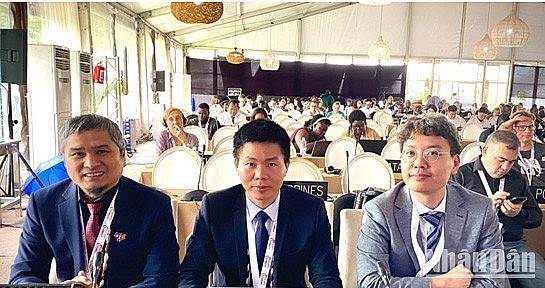 The Vietnamese delegation at the event. (Photo: NDO)
