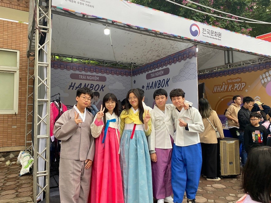Vibrant Friendship Street Opens in Hanoi to Celebrate Vietnam-South Korea Relations