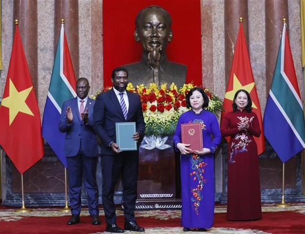 Vice President Hopes Vietnam Produce Electric Vehicles in South Africa Vice President Hopes Vietnam Produce Electric Vehicles in South Africa