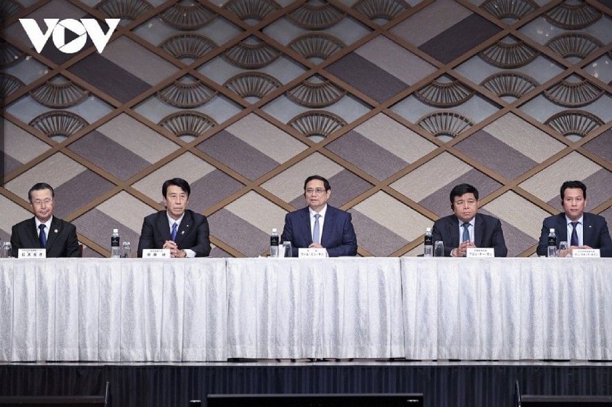 Vietnamese Prime Minister Pham Minh Chinh attends the Vietnam - Japan economic forum in Tokyo on December 16.