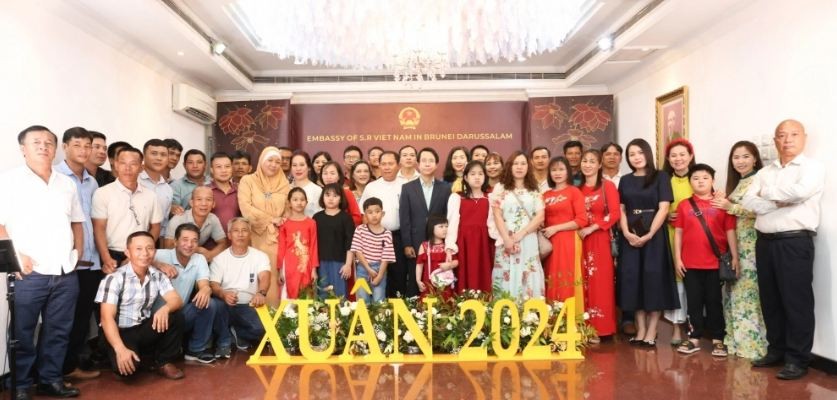 Embassy in Brunei Hold 2024 Homeland Spring Program for Overseas Vietnamese Embassy in Brunei Hosts 2024 Homeland Spring Program for Overseas Vietnamese