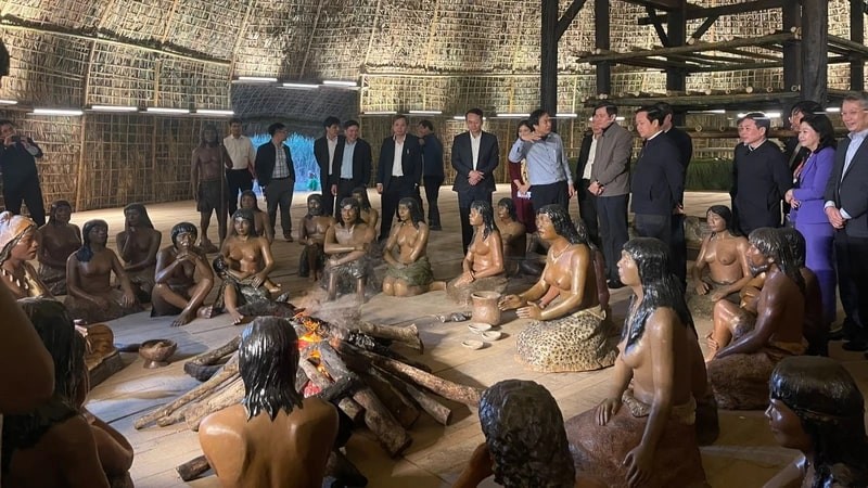 Recreate The Activities Of Ancient Trang An Residents In Khe Coc Island Recreate Ancient History in the Trang An Landscape Complex