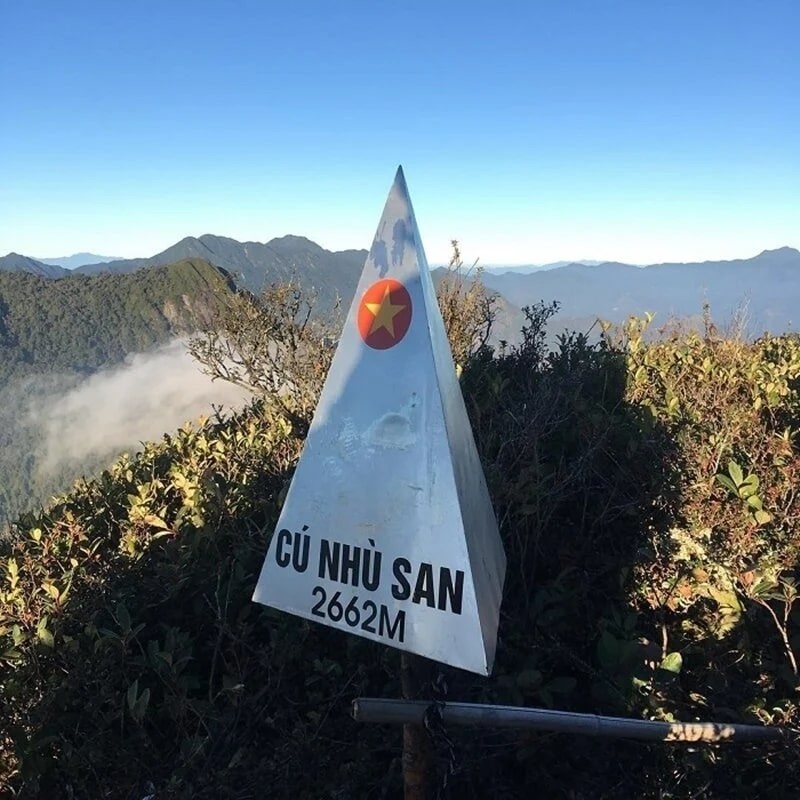 Witness The Dreamy Milky Way In Cu Nhu San Mountain Peak Witness The Dreamy Milky Way On Cu Nhu San Mountain Peak