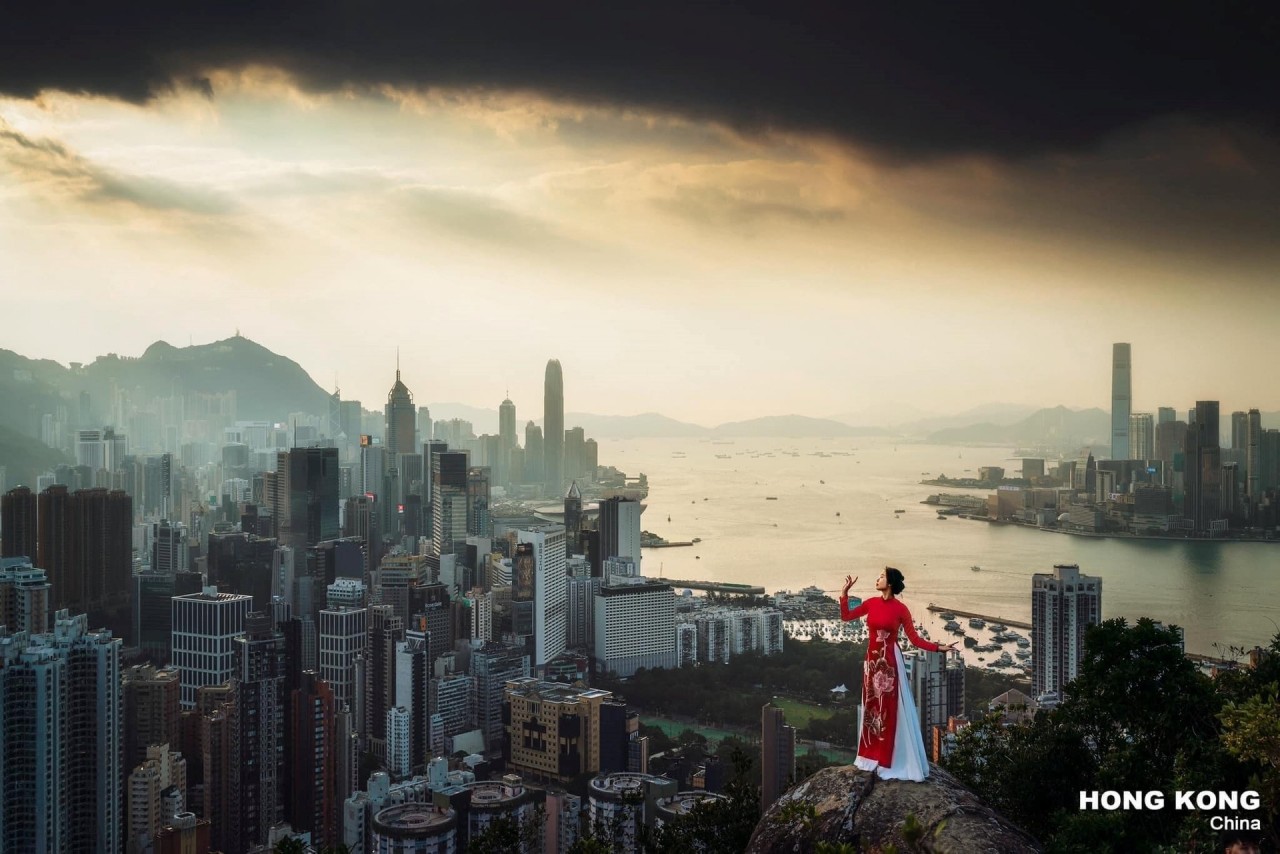 Vietnamese Couple Brings Ao Dai To The World Vietnamese Couple Models Ao Dai Across The Globe