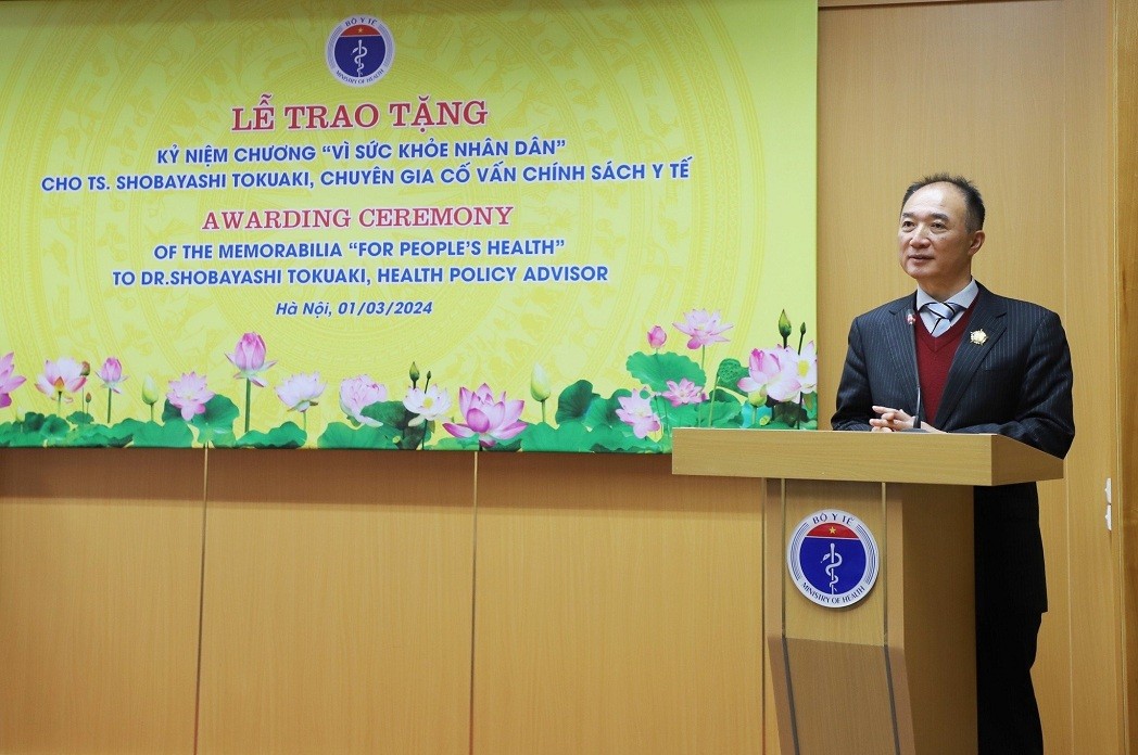 Vietnam's Health Ministry Honors Japanese Expert Vietnam's Health Ministry Honors Japanese Expert