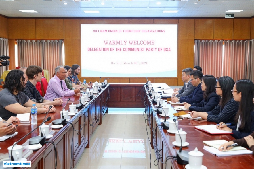 Viet Nam Union of Friendship Organizations and the Communist Party USA to Exploit Potentials to Cooperate Viet Nam Union of Friendship Organizations and the Communist Party USA to Exploit Potentials to Cooperate
