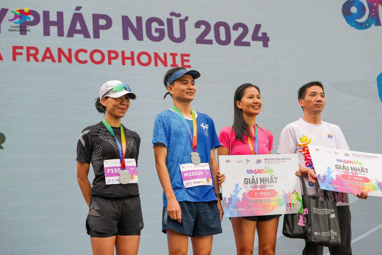 Over 1,800 People Participate in Francophone Run in Hanoi