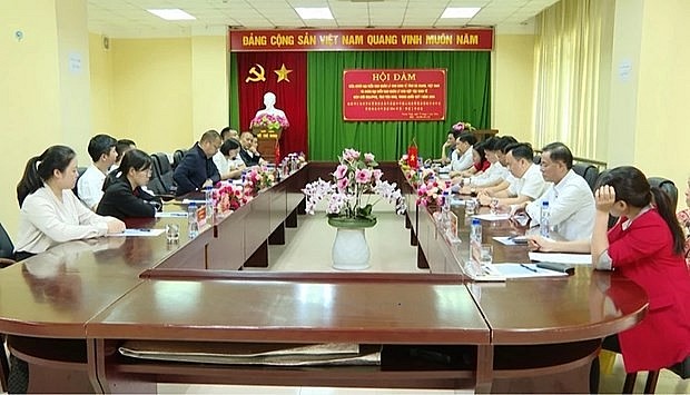 At the talks between the management boards of the economic zone of the northern province of Ha Giang and the Malypo border economic cooperation zone of China’s Yunnan province (Photo: VNA) At the talks between the management boards of the economic zone of the northern province of Ha Giang and the Malypo border economic cooperation zone of China’s Yunnan province (Photo: VNA)